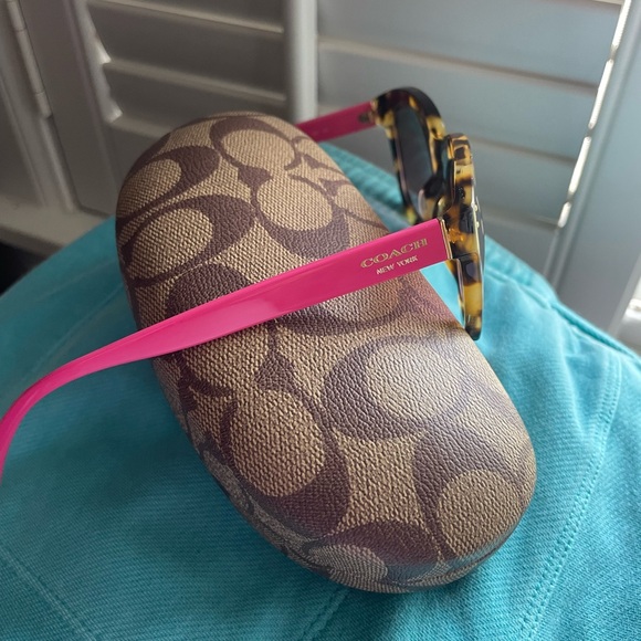 Coach tortoise fucsia sunglasses - Picture 3 of 9